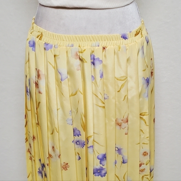 VINTAGE Leslie Fay Yellow Floral Plisse Accordion Pleat Full Length Midi Skirt - Picture 3 of 9